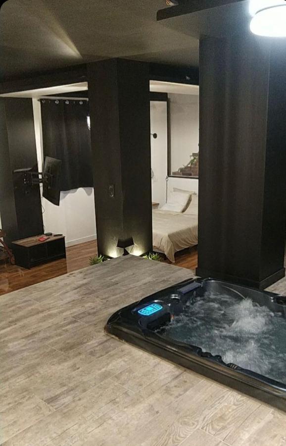 La Suite Grenoble Spa Jacuzzi Et Sauna Privatif Kültér fotó